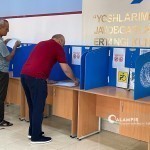 Referendumda ovoz berish boshlandi (fotoreportaj)