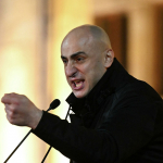 Gruziyada sobiq Bosh vazir iste’fosiga sababchi bo‘lgan muxolifat lideri hibsga olindi 