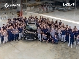 Kia muhim marrani nishonlamoqda: Jizzaxdagi zavod konveyeridan 20 minginchi Sonet chiqarildi