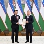 Шавкат Мирзиёев ICESCO директорига орден берди