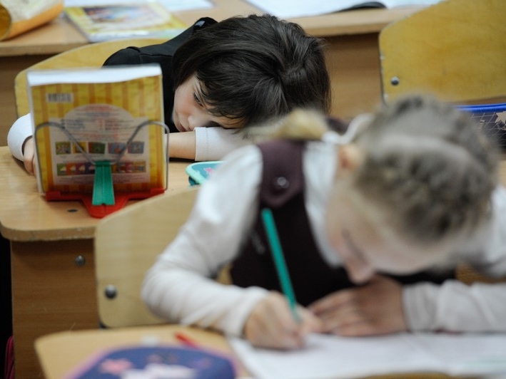 Rossiyada migrant bolalar uchun maktablarni pulli qilish bo‘yicha qonun loyihasi tayyorlandi