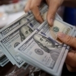 Dollar so‘nggi uch yildagi eng past darajaga tushdi 