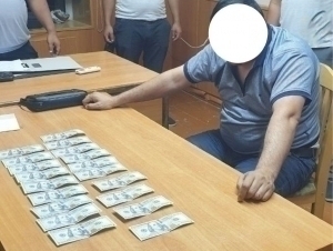 Deputy director of a university was apprehended for accepting a bribe in Nukus