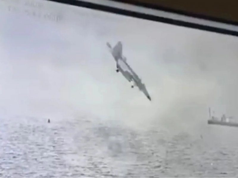 Tayvanda harbiy samolyot halokatga uchradi (video)