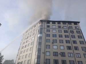Навоийдаги “дом”га ўт кетди