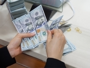 Долларнинг расмий курси ошди