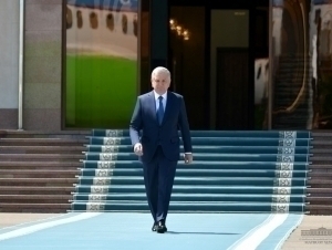 Mirziyoyev visits Jizzakh