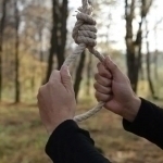 22-year-old man commits suicide by hanging himself from a tree in Tashkent