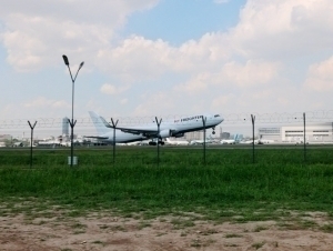 “Uzbekistan Airports” варрак учираётганларга огоҳлантириш билан чиқди (видео)