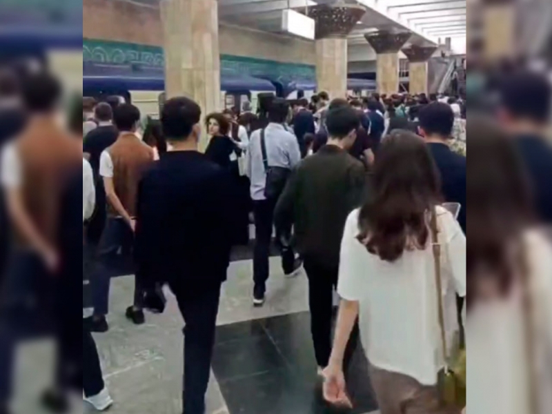 Toshkentda metro poyezdi to‘xtab qoldi (video)