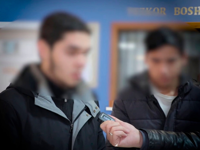 Toshkentdagi kompyuter klubida 2 o‘quvchi pichoqlandi (video)