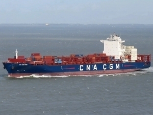 Уруш бошлангандан бери илк бор Европа кемаси Ҳормуз бўғозидан ўтди