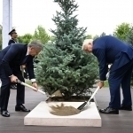 Ўзбекистон ва Германия Президентлари Кўксаройда дарахт экди
