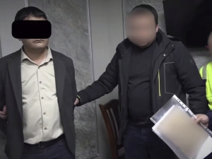 Sobiq IIB xodimini ishga tiklab qo‘ymoqchi bo‘lgan inspektor qo‘lga tushdi