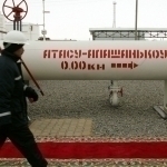 Қозоғистон нефтининг бир қисмини Хитойга йўналтиради