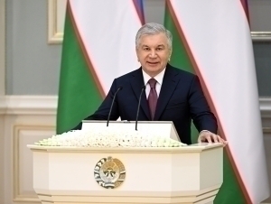 “Бизни ҳам кучли ҳаяжонда ушлаб турдингиз”. Президент чемпион шахматчиларни табриклади