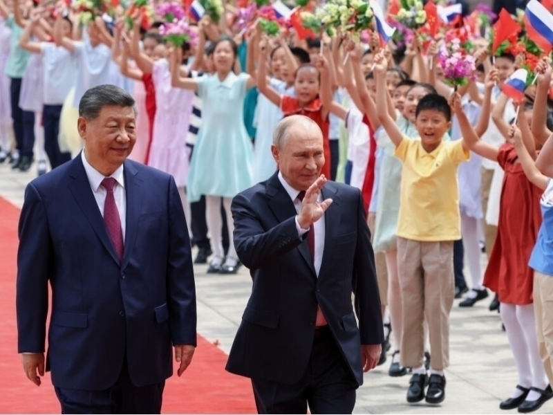“Eski do‘stlar”. Putin va Si Pekinda nimalarni gaplashdi? (video)