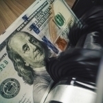Dollarning rasmiy kursi pasaydi