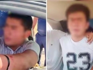 Машина олиб қочган ва ИИО ходимини пичоқлаган йигитлар қамалди