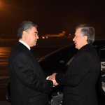Mirziyoyev Berdimuhamedov bilan koronavirusga qarshi kurash masalasini muhokama qildi