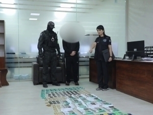 Namanganda kredit taklif qilib, fuqarolardan 250 mln so‘mdan ortiq pul olgan shaxs ushlandi