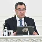 “Muammolarni WhatsApp’dan yuboradi”. Mulozim Japarovning ish uslubi haqida gapirdi