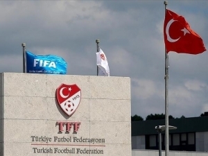 Туркияда футбол можароси: 8 киши ҳибсга олинди, 1024 футболчи четлатилди