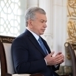 Шавкат Мирзиёев Ислом Каримов мақбарасини зиёрат қилди
