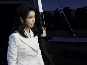 Жанубий Кореянинг собиқ биринчи хонимига айблов қўйилди