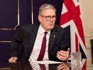 “Жонимга тегди”. Стармер Трамп ва Путинни кескин танқид қилди