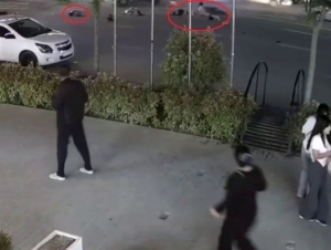 Самарқандда ўнга яқин одамни уриб кетган ҳайдовчи қамалди (видео)