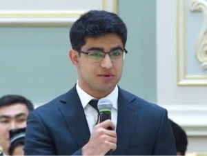 Shavkat Mirziyoyev maktab  o‘quvchisini 1 mlrd 40 mln so‘m bilan mukofotladi (video)