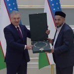 “Олий даражали Имом Бухорий”  ордени шайх Муҳаммад Содиқ Муҳаммад Юсуфнинг ўғлига топширилди