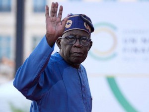 Нигерия Президенти бутун дунёдаги элчиларини чақириб олди