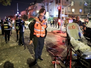 Эрон зарбалари оқибатида Исроилда камида саккиз киши жароҳат олди