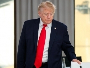 Трамп Россия нефтига қарши санкцияларни қайта тикламоқчи