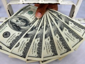 O‘zbekistonda ming dollarni qalbakilashtirgan fuqarolar ushlandi