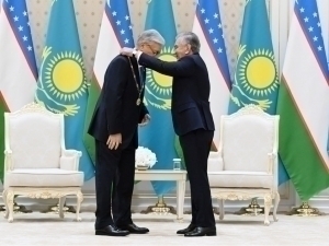 Mirziyoyev awards Tokayev