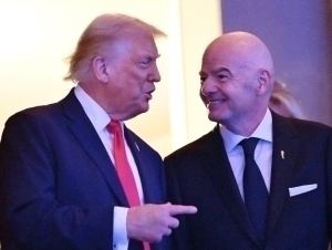 Infantino Trampga har kuni qo‘ng‘iroq qilishini aytdi