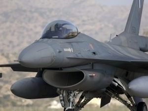 Niderlandiya Ukrainaga so‘nggi F-16 samolyotini jo‘natadi