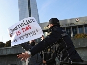 Озарбайжонда бир иш доирасида 11 журналист ҳибсга олинди