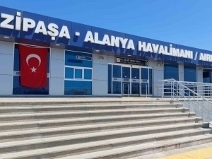 Паспортини лаблари орасига қистириб олган аёл чегарадан ўтказилмади