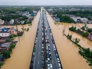 Tailandda tinimsiz yomg‘irlar tufayli 13 kishi qurbon bo‘ldi