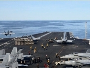 Трамп Венесуэладаги аэродром ва портларга зарба тайёрламоқда – ОАВ