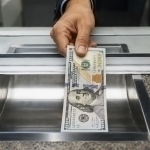 Ketma-ket ko‘tarilishdan so‘ng dollar kursi pasaydi