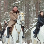 Putin Kim Chen Inga 24 ta zotdor ot sovg‘a qildi 