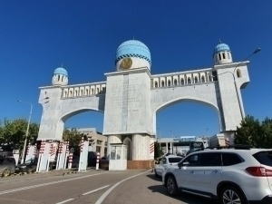 Traffic congestion occurred at the customs checkpoint along the Uzbekistan-Kazakhstan border