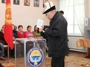 Qirg‘izistonda prezidentlik saylovlari sanasi o‘zgardi