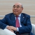 Яна бир иқтисодчи Акаевнинг Каримов ҳақидаги фикрларига муносабат билдирди