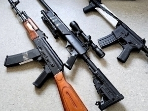 Polshada fuqarolar qo‘lidagi qurollar rekord darajaga yetdi